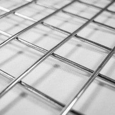 Сетка сварная нержавеющая квадратная в картах 12Х18Н9 30х30х3 мм ГОСТ 23279-2012